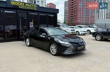 Седан Toyota Camry 2020 в Киеве