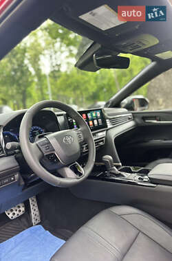 Седан Toyota Camry 2024 в 