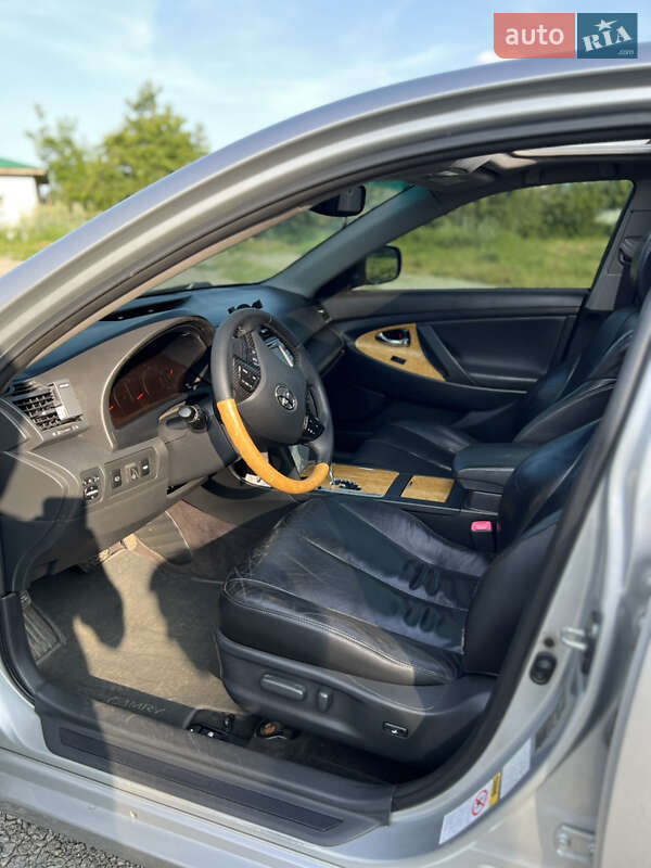 Седан Toyota Camry 2007 в Умани
