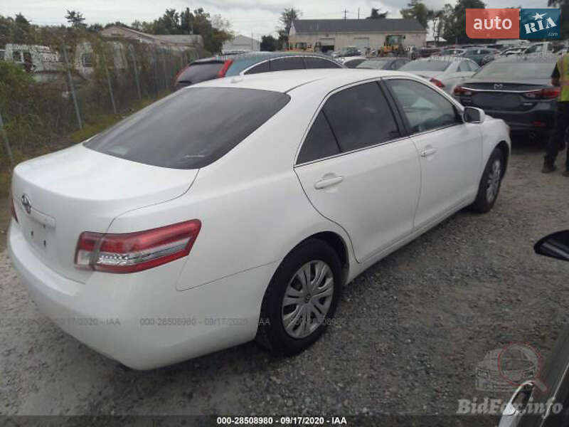 Седан Toyota Camry 2010 в Харькове