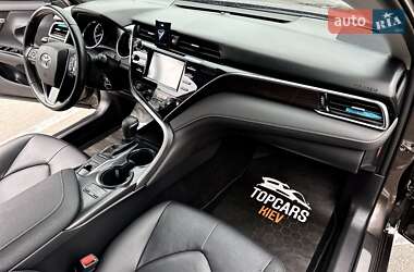 Седан Toyota Camry 2018 в 