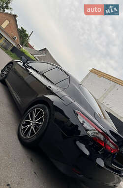 Седан Toyota Camry 2024 в 