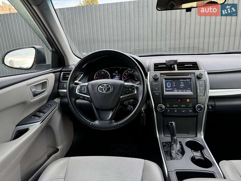 Седан Toyota Camry 2016 в Балаклії