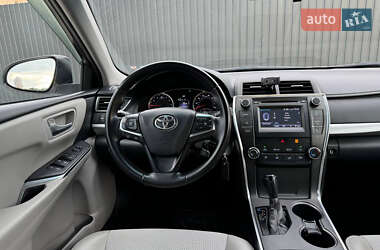 Седан Toyota Camry 2016 в 