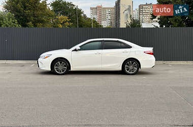 Седан Toyota Camry 2016 в 