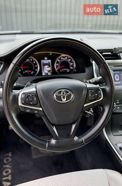 Седан Toyota Camry 2016 в 