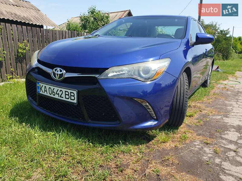 Седан Toyota Camry 2016 в 