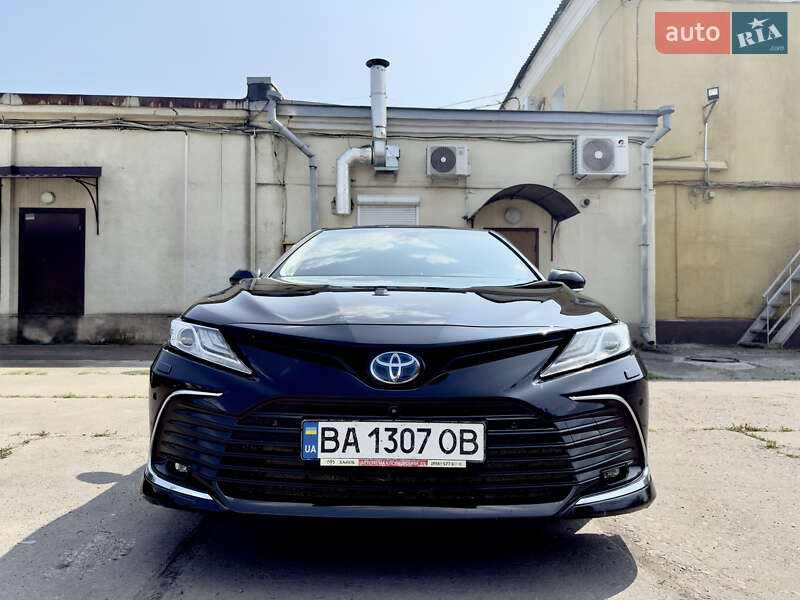 Седан Toyota Camry 2021 в Харькове