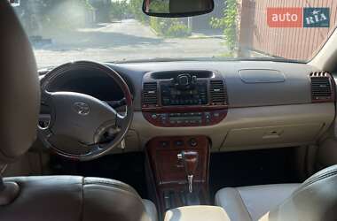 Седан Toyota Camry 2005 в 