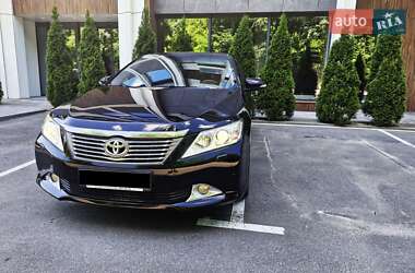 Седан Toyota Camry 2012 в Киеве
