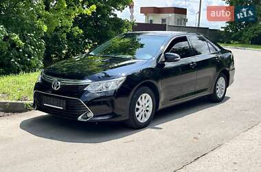 Седан Toyota Camry 2015 в 