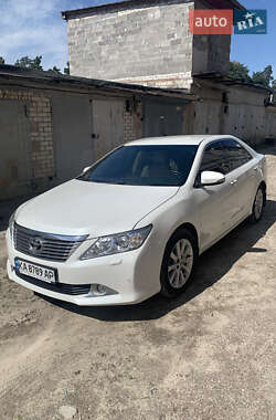 Седан Toyota Camry 2012 в Києві