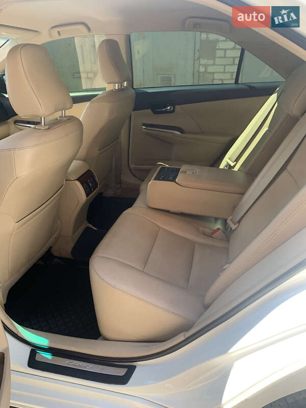 Седан Toyota Camry 2012 в Києві
