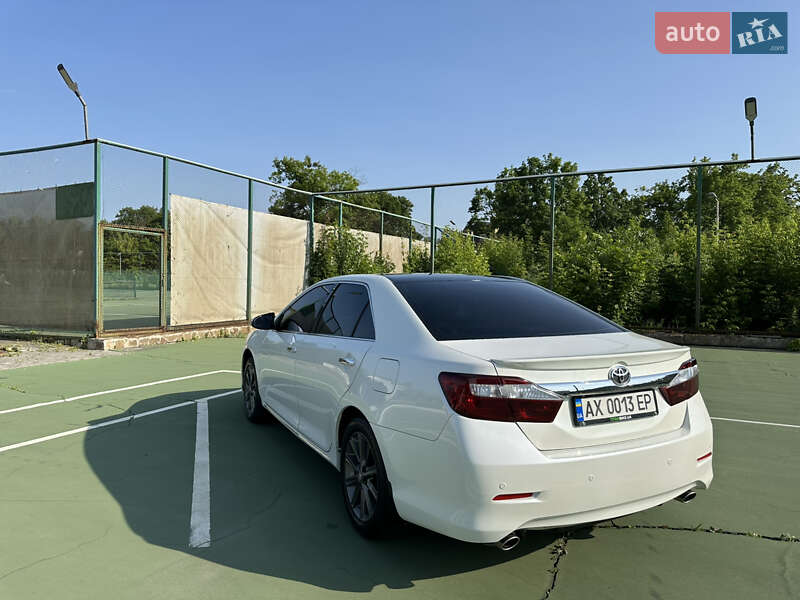 Седан Toyota Camry 2012 в Харькове