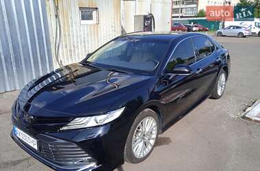 Седан Toyota Camry 2019 в Харкові