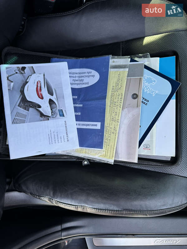 Седан Toyota Camry 2012 в Дніпрі