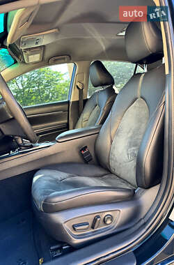 Седан Toyota Camry 2017 в 