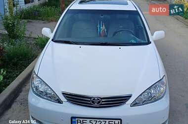 Седан Toyota Camry 2004 в 