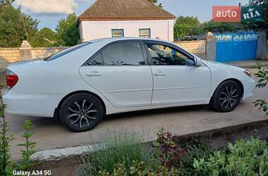 Седан Toyota Camry 2004 в 