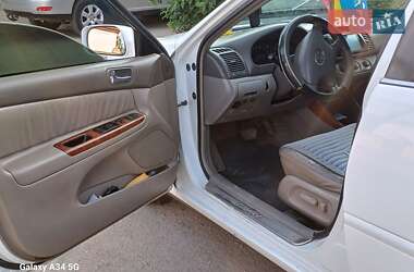 Седан Toyota Camry 2004 в 