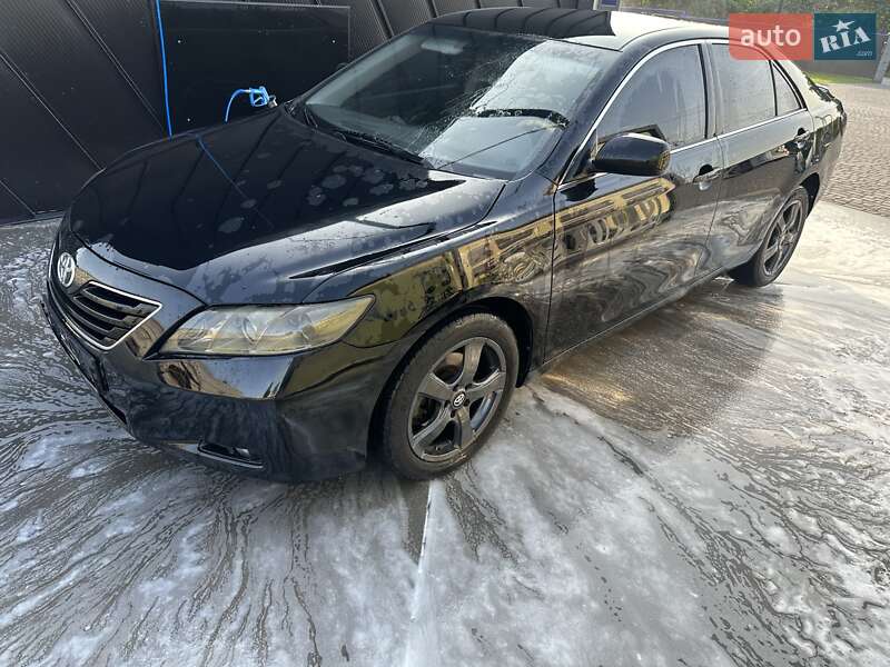 Седан Toyota Camry 2008 в Києві