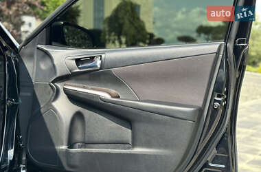 Седан Toyota Camry 2016 в 