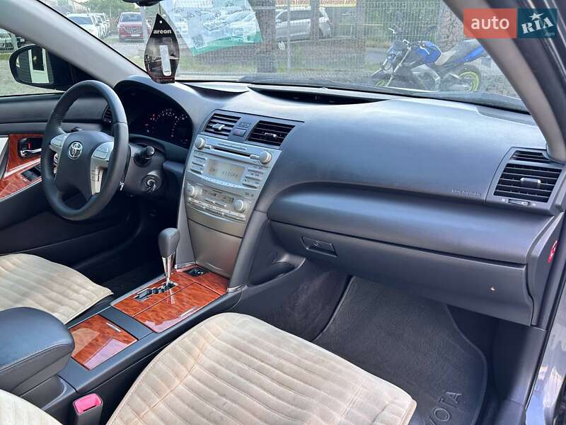 Седан Toyota Camry 2010 в Одессе