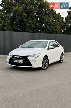 Седан Toyota Camry 2016 в 