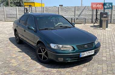Седан Toyota Camry 1998 в Одесі