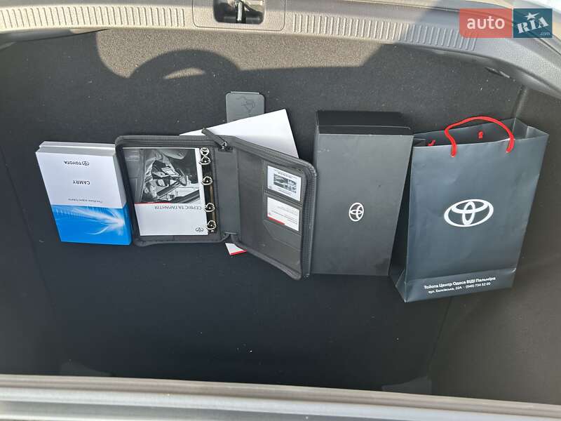 Седан Toyota Camry 2024 в Одесі