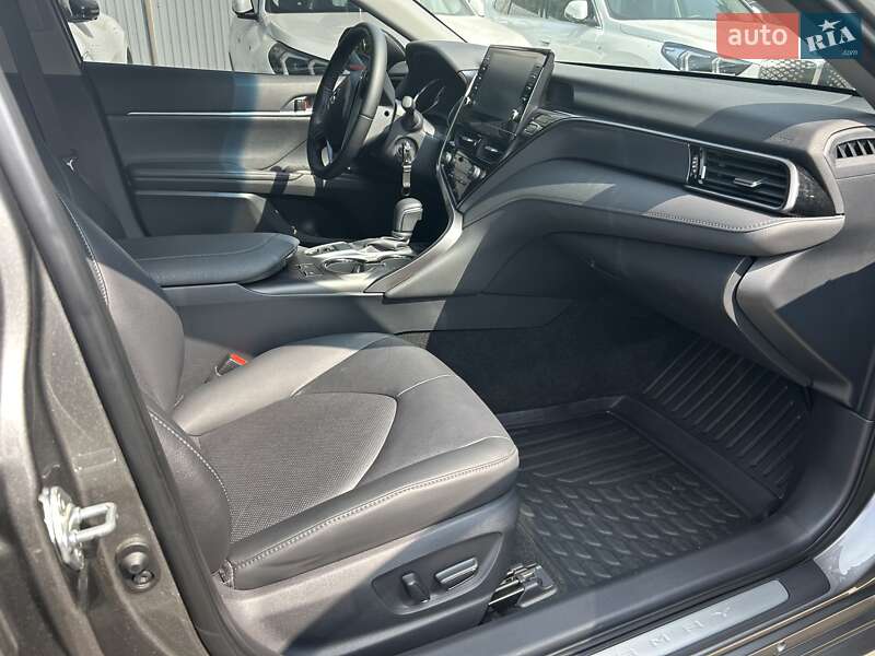 Седан Toyota Camry 2024 в Одесі