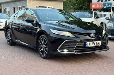 Седан Toyota Camry 2023 в 
