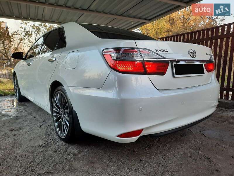 Седан Toyota Camry 2015 в Кременчуці