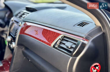 Седан Toyota Camry 2013 в 