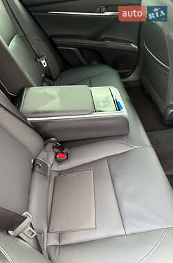 Седан Toyota Camry 2024 в 