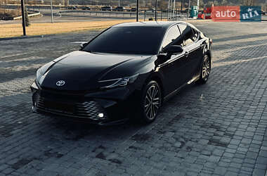 Седан Toyota Camry 2024 в Києві