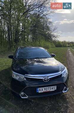 Седан Toyota Camry 2017 в Харькове