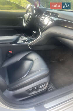Седан Toyota Camry 2019 в 