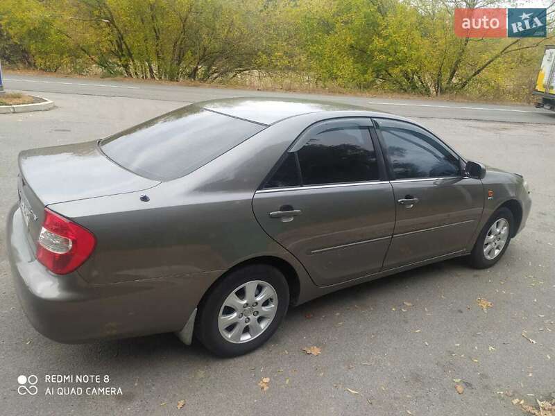 Седан Toyota Camry 2003 в Ізюмі