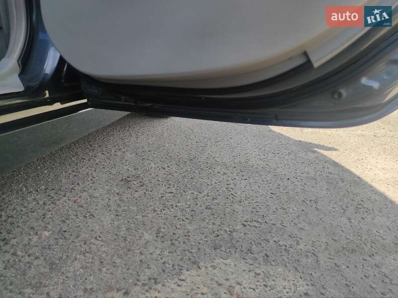 Седан Toyota Camry 2010 в Харкові