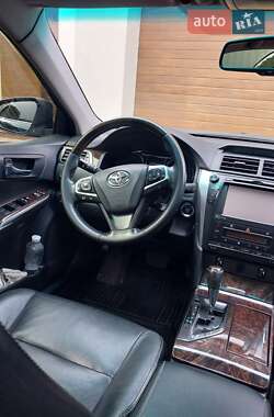 Седан Toyota Camry 2015 в 
