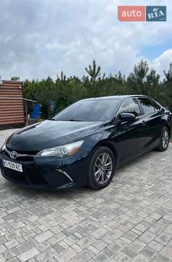 Седан Toyota Camry 2015 в Белогородке