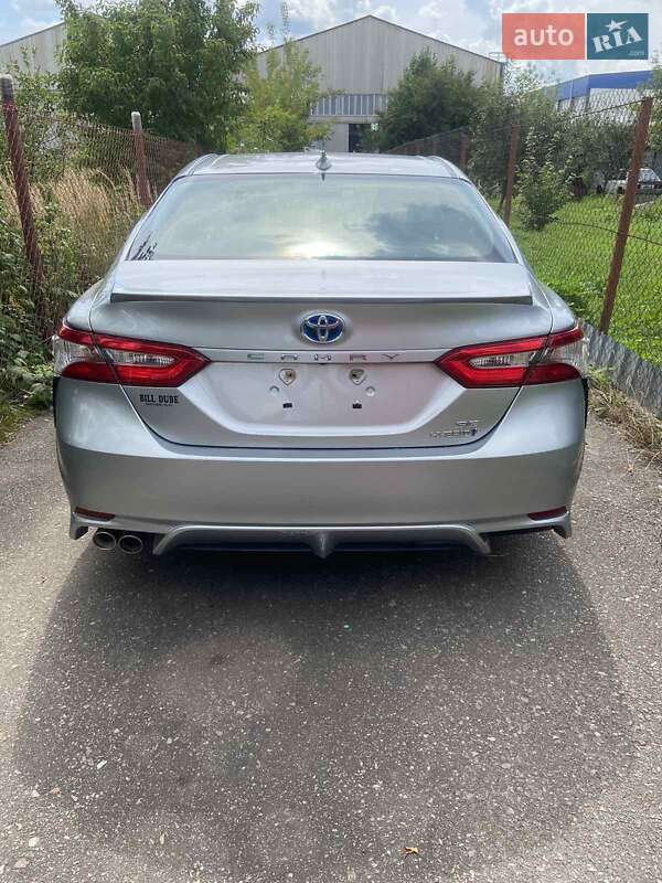 Седан Toyota Camry 2018 в Львове