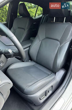 Седан Toyota Camry 2024 в 