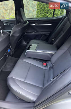 Седан Toyota Camry 2024 в 