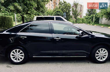 Седан Toyota Camry 2014 в Киеве