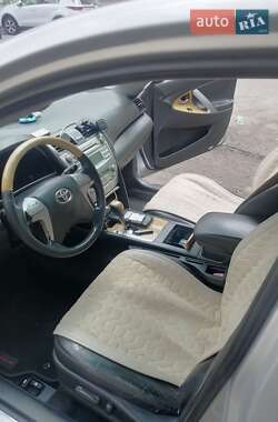 Седан Toyota Camry 2006 в Киеве