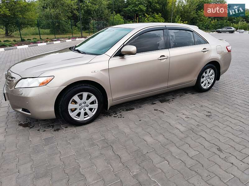 Седан Toyota Camry 2008 в Желтых Водах