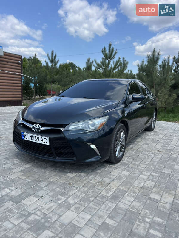 Toyota Camry 2015