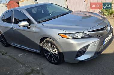 Седан Toyota Camry 2020 в Киеве